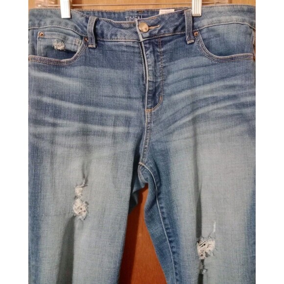 Time & Tru Denim Capris Sz 12 Cropped Distressed Medium Wash Cuff Hem GUC - Picture 2 of 8